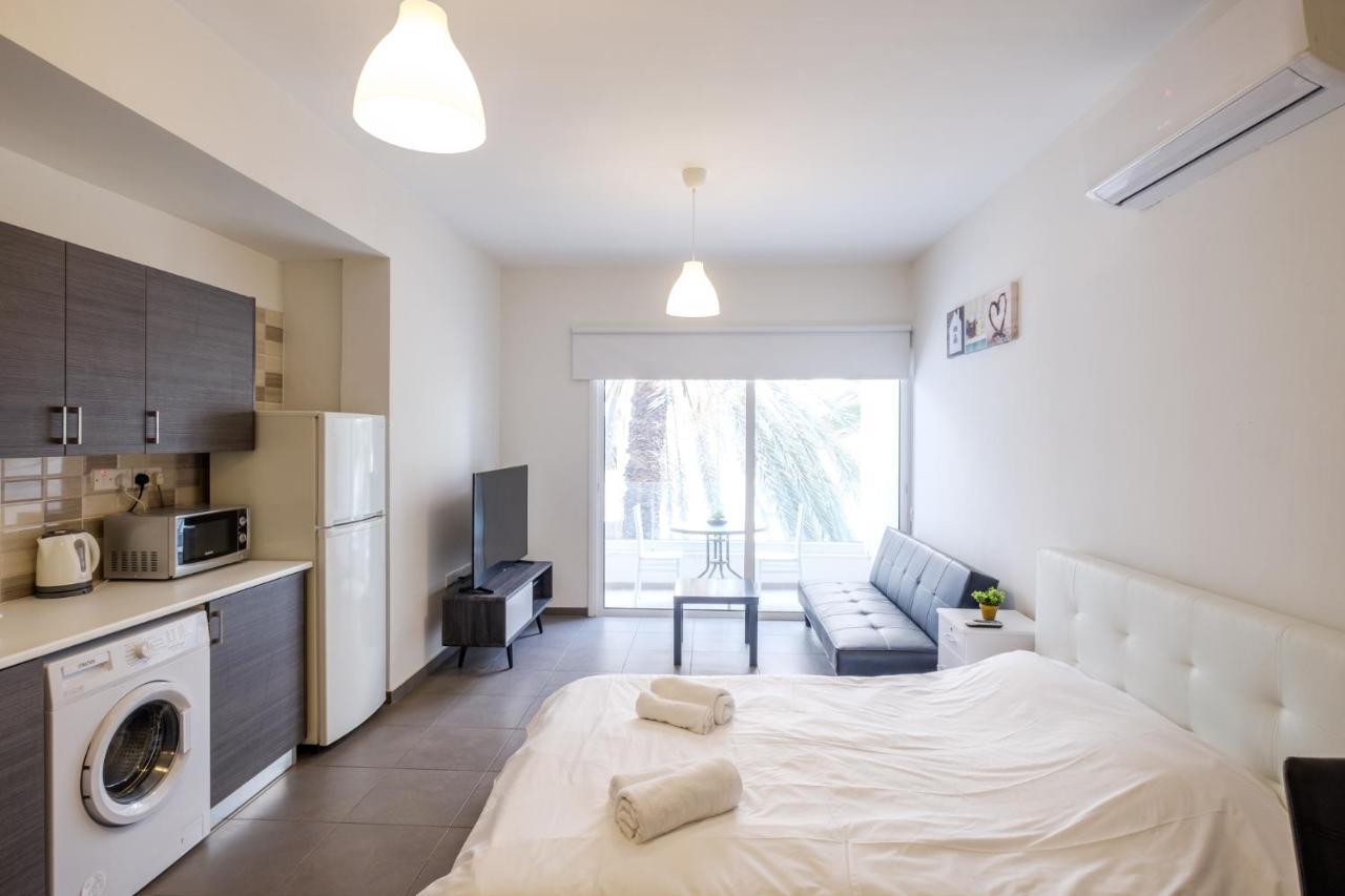 Spacious Studio Downtown Larnaca Exteriér fotografie
