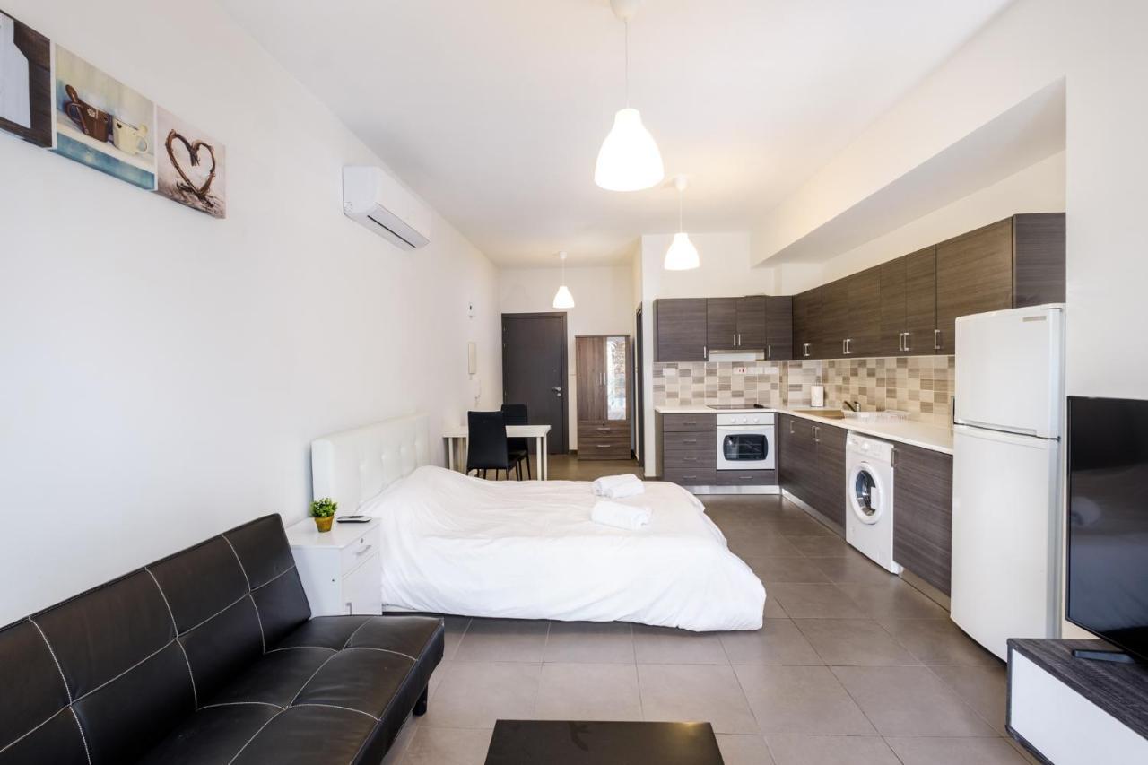 Spacious Studio Downtown Larnaca Exteriér fotografie