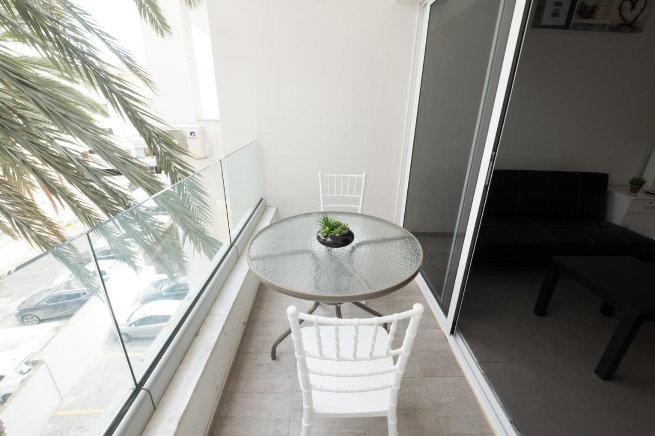 Spacious Studio Downtown Larnaca Exteriér fotografie